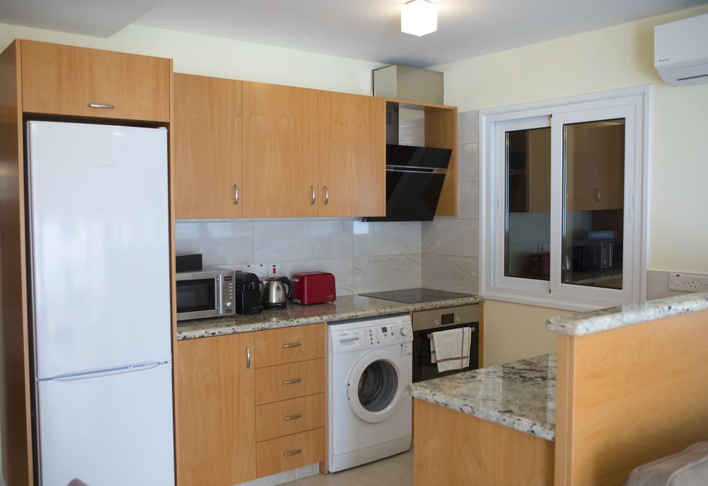 Ambelones Apartments Pissouri Exteriör bild