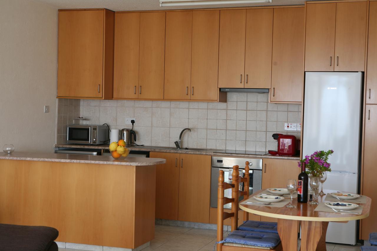 Ambelones Apartments Pissouri Exteriör bild